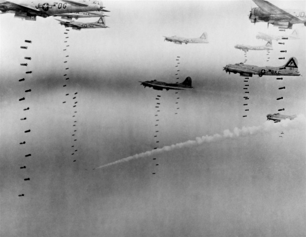 Unos mil aviones pertenecientes a las fuerzas aéreas estadounidense y británica bombardearon la ciudad de Dresde entre el 13 y el 14 de febrero de 1945