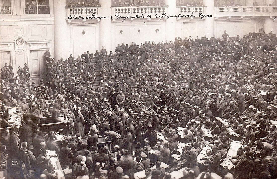Reunión del Sóviet de Petrogrado.